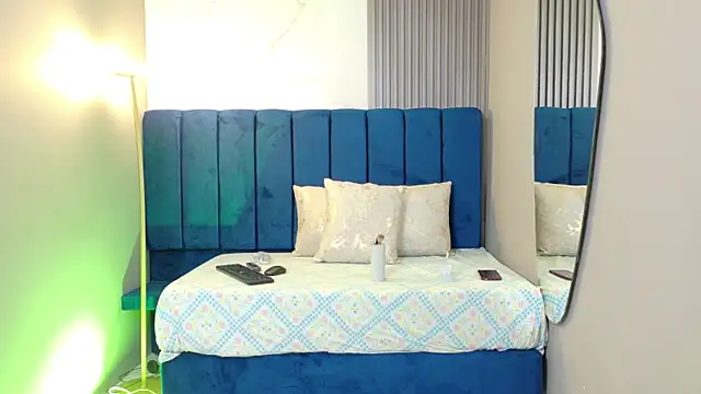 rouxinferno cr online show from February 12, 2026, 4:23 am