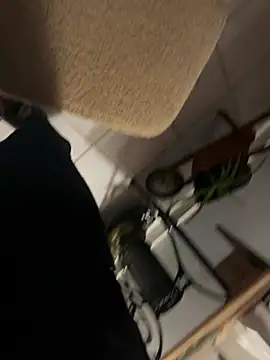 Snapshot of Kylxxx8 chatting on February 13, 2026, 1:05 am Kylxxx8 online show from February 13, 2026, 1:05 am