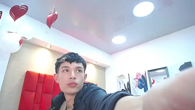 Snapshot of Skinny_Office chatting on March 3, 2026, 8:05 pm Skinny Office online show from March 3, 2026, 8:05 pm