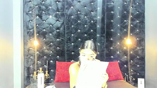 Snapshot of MiaWolton chatting on February 2, 2026, 11:59 pm MiaWolton online show from February 2, 2026, 11:59 pm