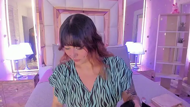 Goldentemptation  online show from July 2, 2026, 7:53 pm