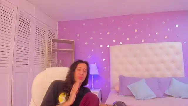 Goldentemptation  online show from February 28, 2026, 7:46 pm