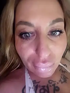 MiaMooly online show from February 24, 2026, 6:42 pm