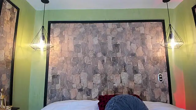 Elizabeth Ferrer online show from February 23, 2026, 11:44 am