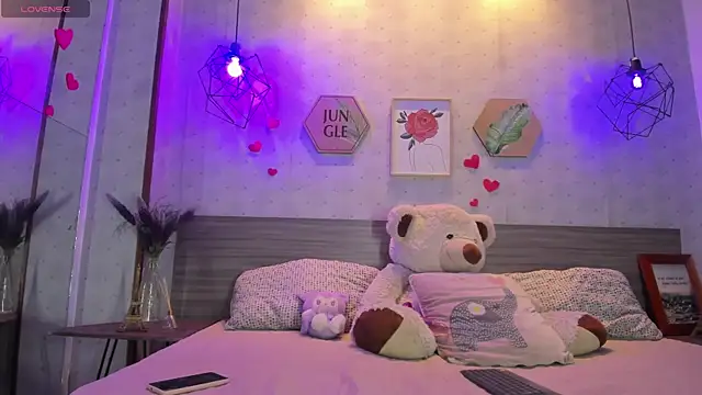 Snapshot of Celeste_wang chatting on February 22, 2026, 12:07 pm Celeste wang online show from February 22, 2026, 12:07 pm