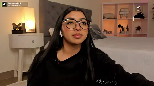 missvancouver online show from April 15, 2026, 7:58 pm