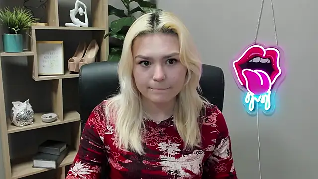 SweetLilyxo online show from March 13, 2026, 7:24 am