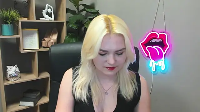 SweetLilyxo online show from March 24, 2026, 7:30 am