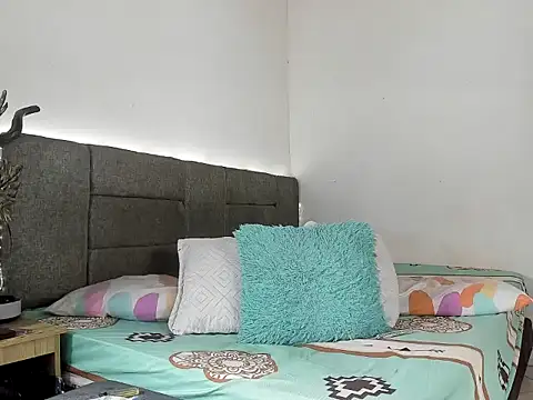 Zoel Amber20 online show from April 5, 2026, 8:37 pm