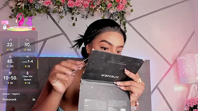 Snapshot of Khloe_Rosee chatting on February 17, 2026, 7:33 pm Khloe Rosee online show from February 17, 2026, 7:33 pm