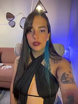 Snapshot of Annie_Alicee chatting on May 8, 2026, 9:18 pm Annie Alicee online show from May 8, 2026, 9:18 pm