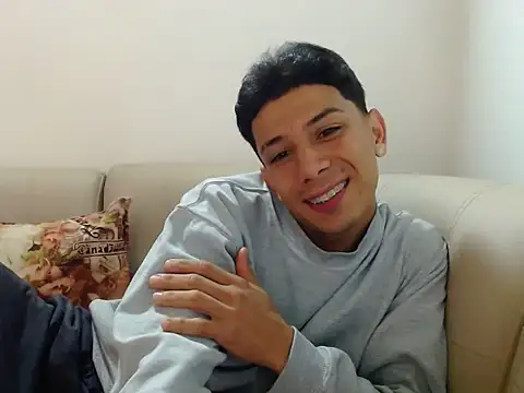 Snapshot of waner_thom chatting on February 5, 2026, 10:16 pm waner thom online show from February 5, 2026, 10:16 pm