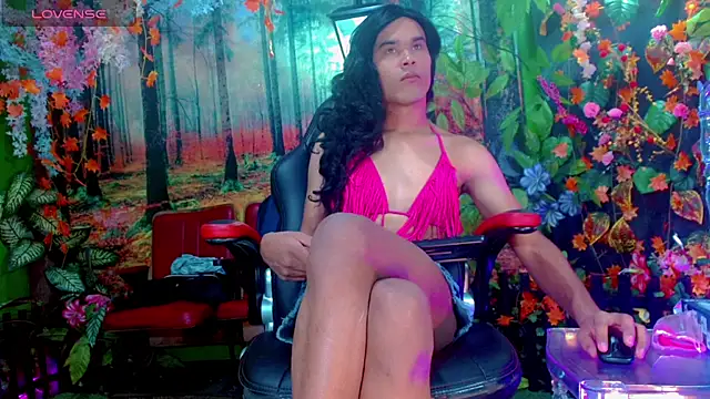 Snapshot of Gata_Salvaje__ chatting on February 18, 2026, 3:37 am Gata Salvaje online show from February 18, 2026, 3:37 am