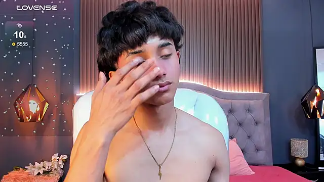 Noa 03 online show from February 11, 2026, 1:55 pm