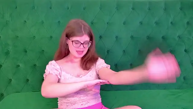 ChloeHalses online show from March 10, 2026, 5:22 am