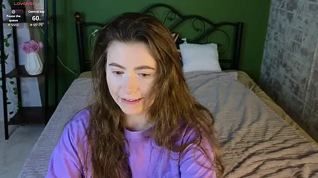 LovingWhisperr online show from April 16, 2026, 6:36 am