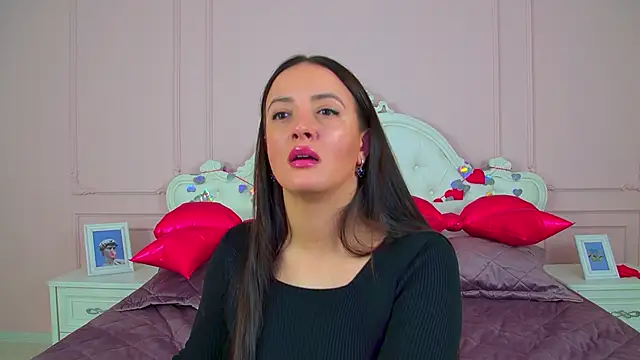 ElinaBellucci online show from March 2, 2026, 4:24 am