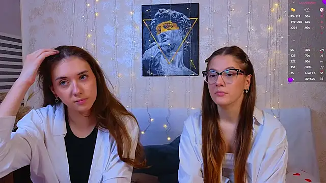 Snapshot of MelanieTwice chatting on February 18, 2026, 11:39 am MelanieTwice online show from February 18, 2026, 11:39 am