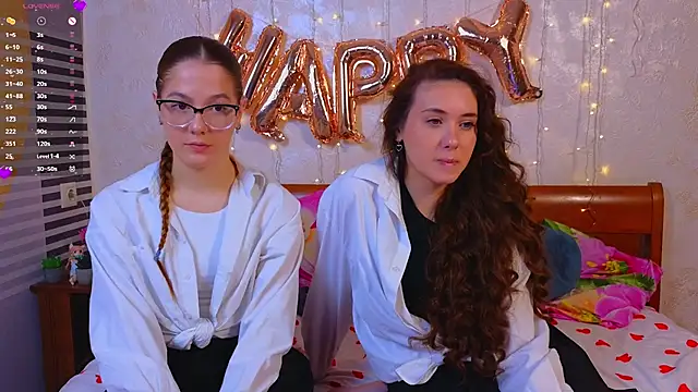 Snapshot of MelanieTwice chatting on February 17, 2026, 11:40 am MelanieTwice online show from February 17, 2026, 11:40 am