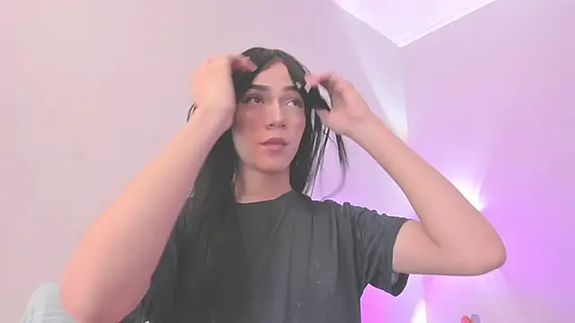 AllanaRosee online show from July 14, 2026, 1:17 pm
