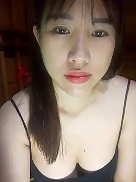 Yui-Ch1682 online show from February 18, 2026, 10:39 pm