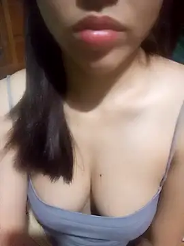 Yui-Ch1682 online show from February 6, 2026, 9:44 pm