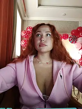 Snapshot of LolaaMint_ chatting on February 13, 2026, 10:48 am LolaaMint online show from February 13, 2026, 10:48 am