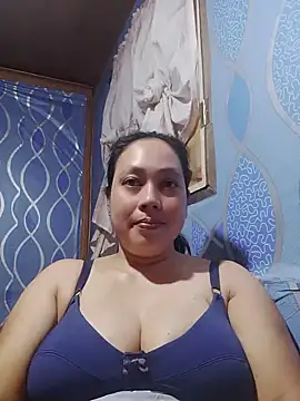 Snapshot of May_Bombs chatting on May 26, 2026, 1:04 am May Bombs online show from May 26, 2026, 1:04 am