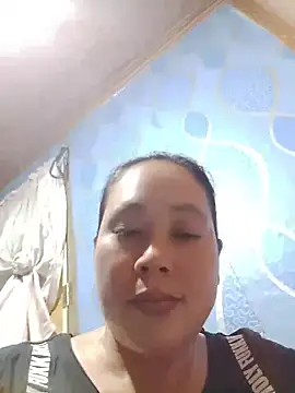 Snapshot of May_Bombs chatting on April 25, 2026, 3:20 am May Bombs online show from April 25, 2026, 3:20 am