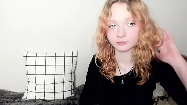 Miia foxy online show from February 9, 2026, 3:43 pm