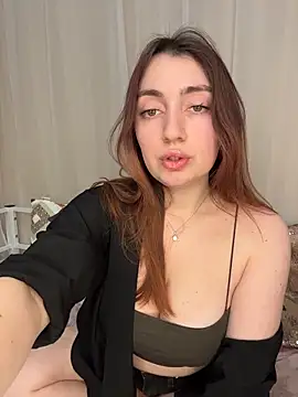 Linnea  online show from February 18, 2026, 4:14 pm