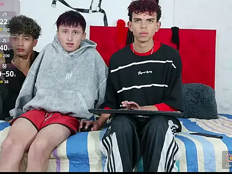 Snapshot of Damian20261 chatting on February 7, 2026, 1:30 pm Damian20261 online show from February 7, 2026, 1:30 pm