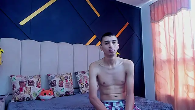 MiaANDrony online show from February 21, 2026, 12:40 pm