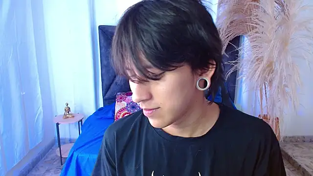 nikoo 18 online show from March 28, 2026, 2:07 pm