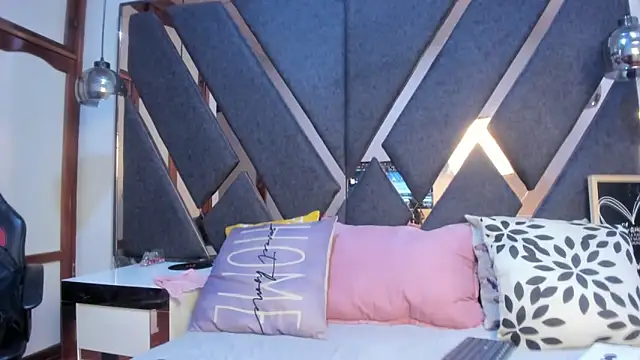 Maggyx online show from March 12, 2026, 1:37 pm