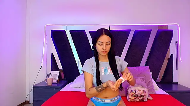 Snapshot of sophia_love__ chatting on February 26, 2026, 2:06 pm sophia love online show from February 26, 2026, 2:06 pm