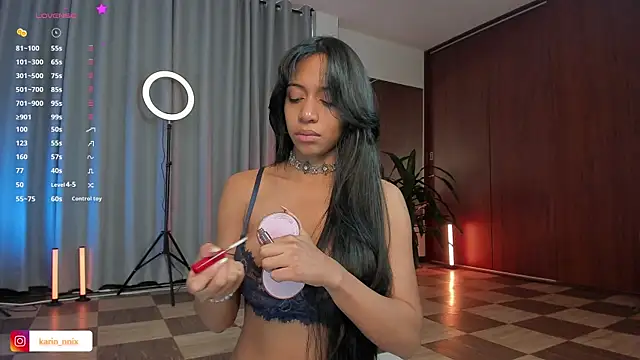 karinnixx online show from May 23, 2026, 7:13 pm