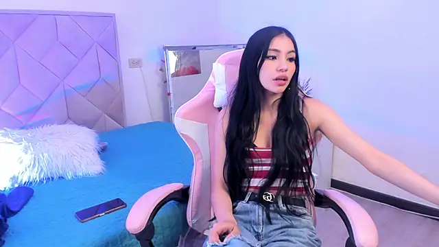 Snapshot of Chloe_Miller_2 chatting on February 26, 2026, 7:36 pm Chloe Miller 2 online show from February 26, 2026, 7:36 pm