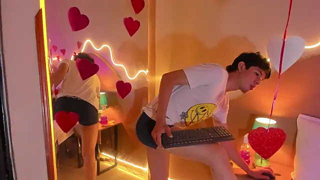 Snapshot of Christian_Foxx chatting on February 13, 2026, 1:33 pm Christian Foxx online show from February 13, 2026, 1:33 pm