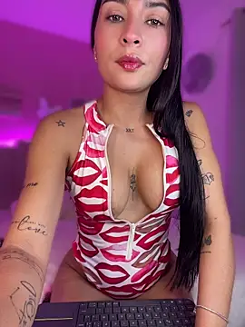 SofiaSiren online show from May 16, 2026, 1:37 am