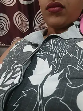 komalsharma99 online show from June 8, 2026, 5:08 am