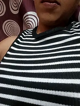 komalsharma99 online show from May 24, 2026, 5:35 pm