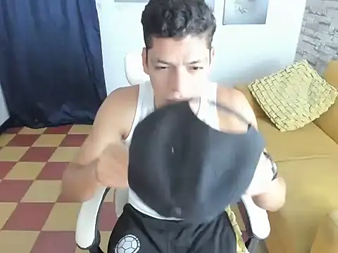 Andres sant  online show from March 18, 2026, 3:09 am