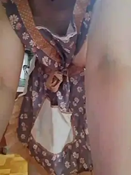 LiilyZi online show from April 21, 2026, 2:51 am