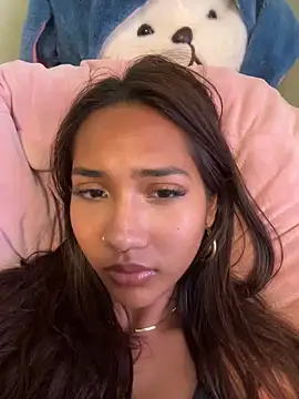 lyla luv online show from March 11, 2026, 4:50 am