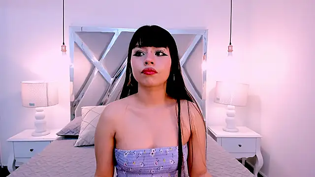 Raven Luxx online show from May 27, 2026, 7:21 pm