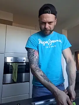 Snapshot of Dooms139 chatting on March 2, 2026, 8:43 am Dooms139 online show from March 2, 2026, 8:43 am