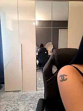 Nhaomy    online show from February 16, 2026, 12:04 pm