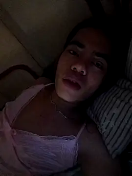 Snapshot of Wildcam21 chatting on February 5, 2026, 6:37 pm Wildcam21 online show from February 5, 2026, 6:37 pm