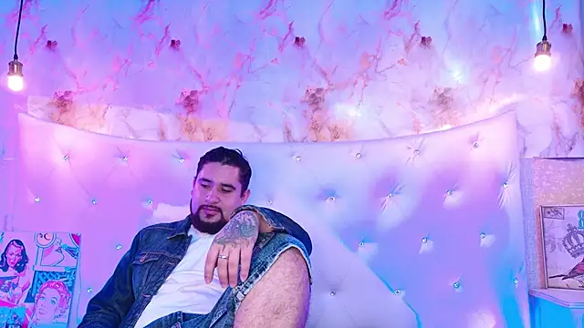 SasshaSpicy online show from April 17, 2026, 1:36 pm